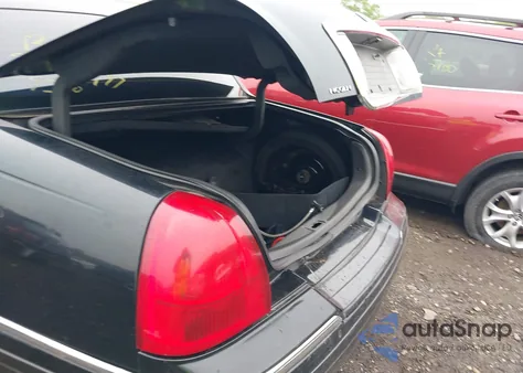 2010 Lincoln Town Car Executive L z USA, uszkodzony, nr VIN 2LNBL8EV3AX618530